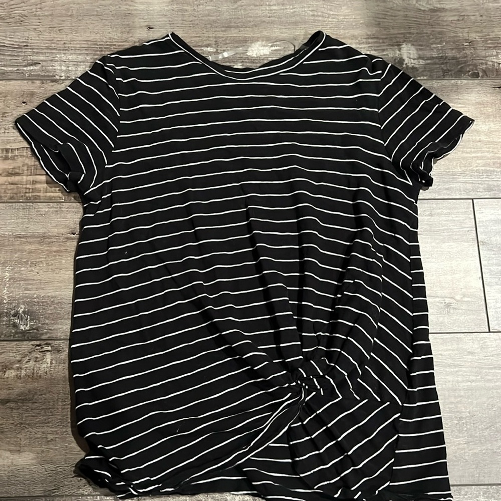 Size small women’s shirt